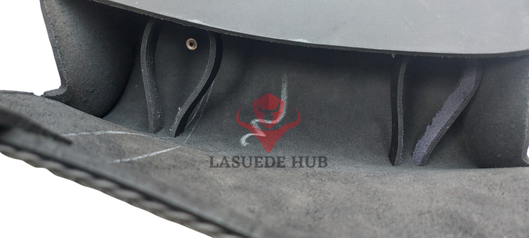 High-quality 10” Leather Fierce Handlebar Bag for Motorcycle - Image 9